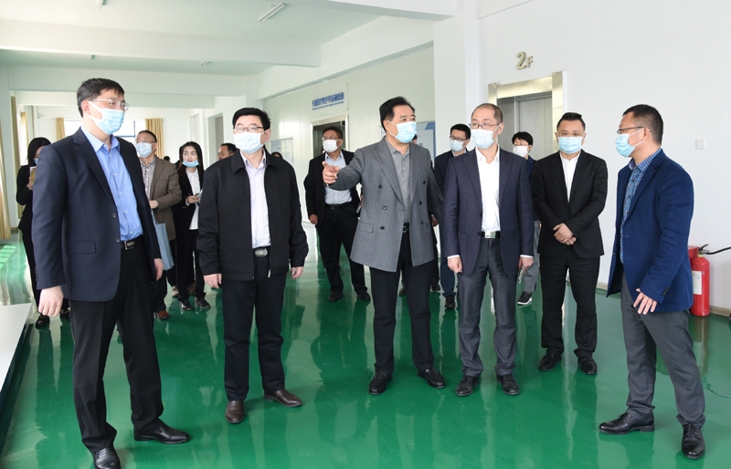 国家商务部外贸司副司长张力一行莅临安徽天康集团调研工作